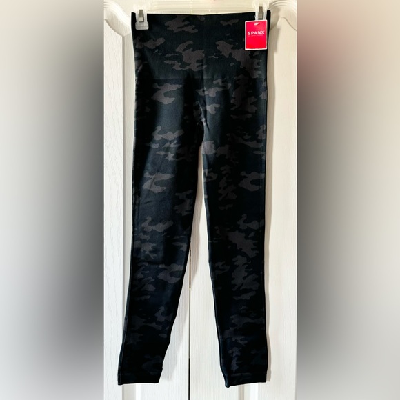 SPANX - Picture 3 of 5